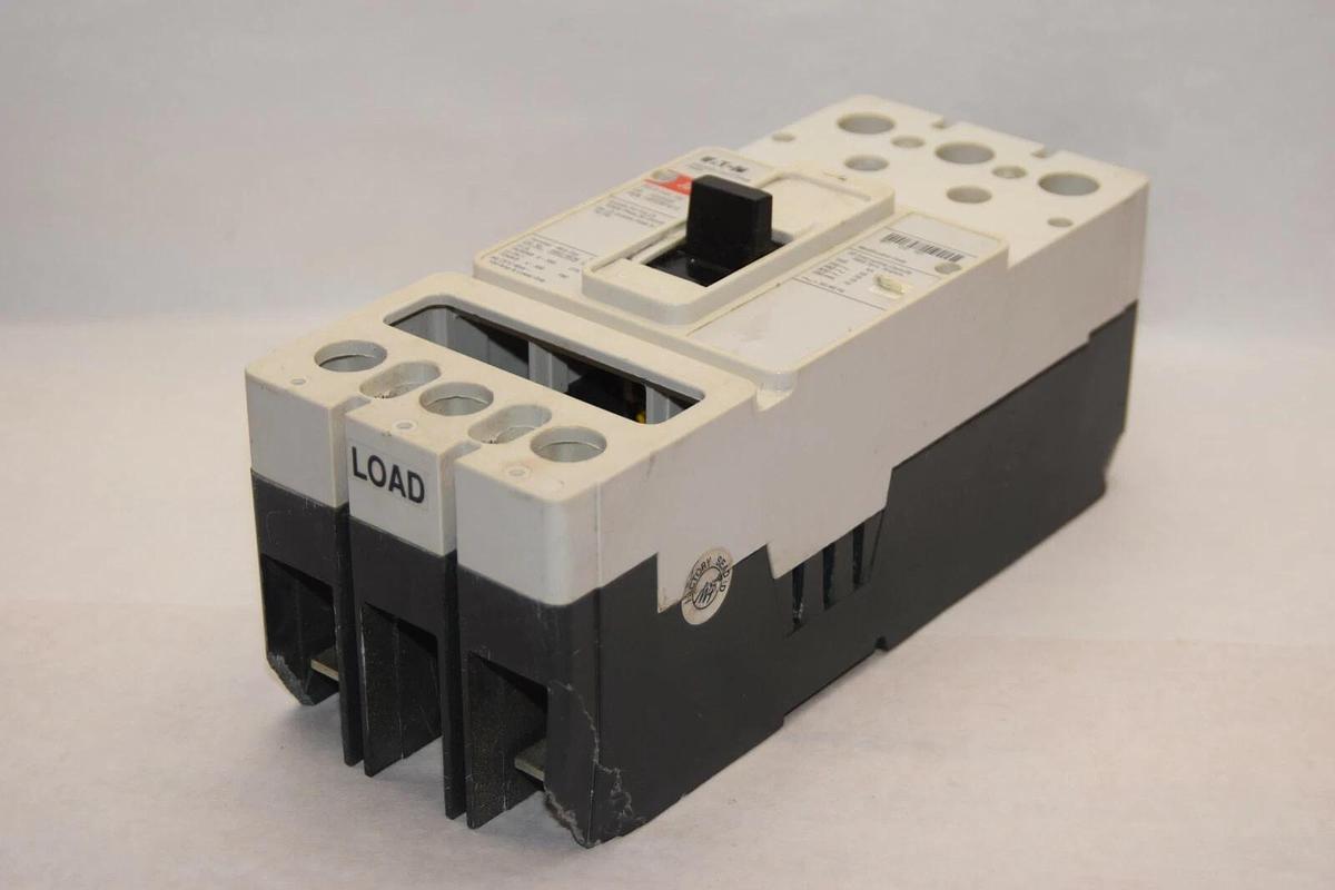 Eaton JD2250F JD 35k 250A 250 Amp A 2 Pole Circuit Breaker *Chipped Corners *