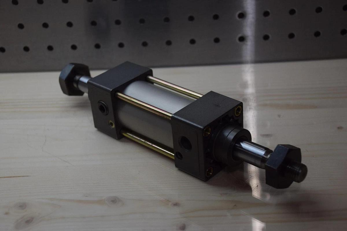 KOGANEI DDVD40X37-27W 40mm BORE 37mm STROKE AIR CYLINDER NEW