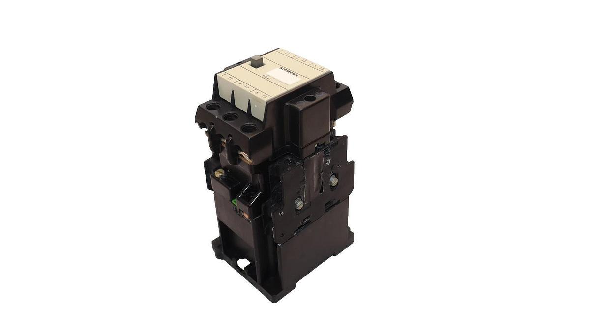 Siemens 3TB44 17-0B 24V Coil 3pole Size 1 Contactor (New)