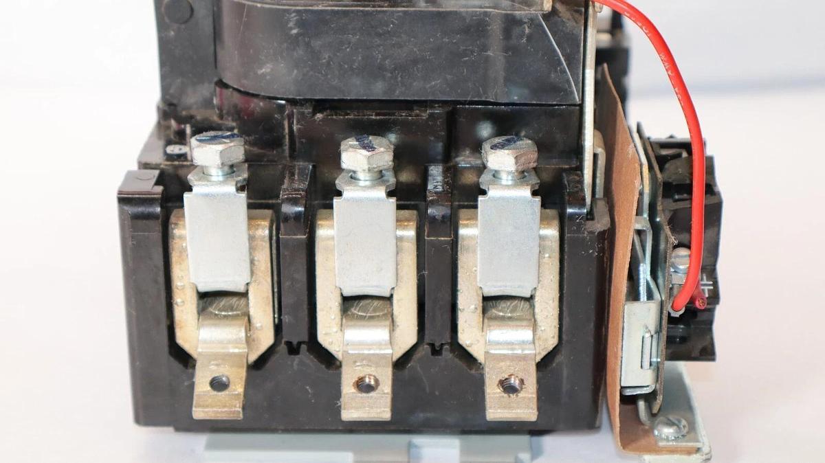 GE GENERAL ELECTRIC Size Sz 2 STARTER CR306E0**ABNA 600V 45A 115-120V Coil (NOS)