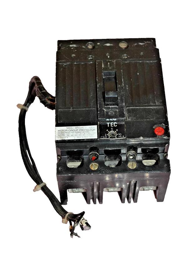 Used GENERAL ELECTRIC SWITCH MAG-BREAK MOTOR CIRCUIT PROTECTOR TEC 36 A 100 TEC36A100