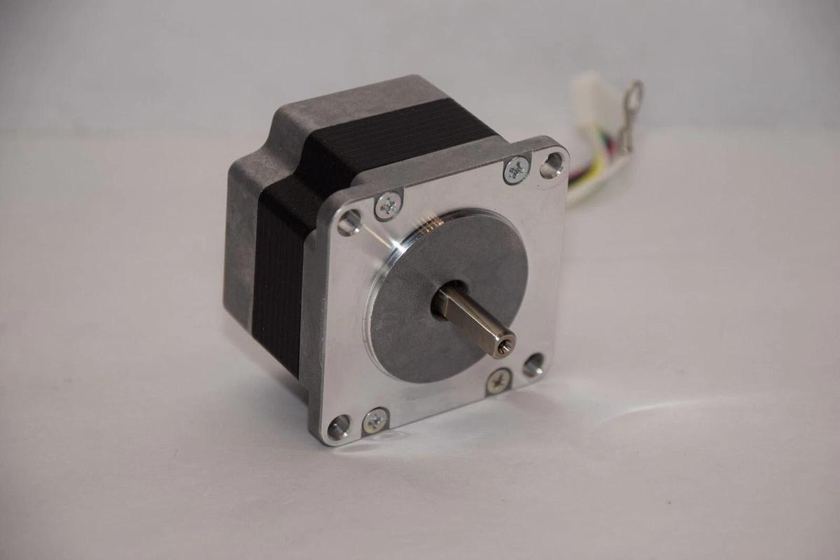 Used VEXTA C084H-9212K 2Phase 0.4A 30Ω 1.8 Degree Stepping Motor