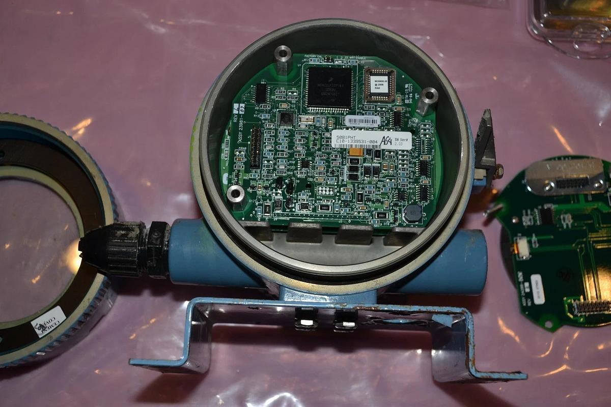 Used ROSEMOUNT  TRANSMITTER MICROPROCESSOR  5081PHT C10-1339531-004  FLOW TRANSMITTER