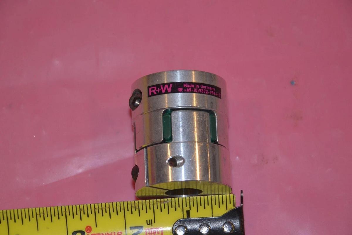 R+W COUPLING 7/8" 5/8" BORE NEW
