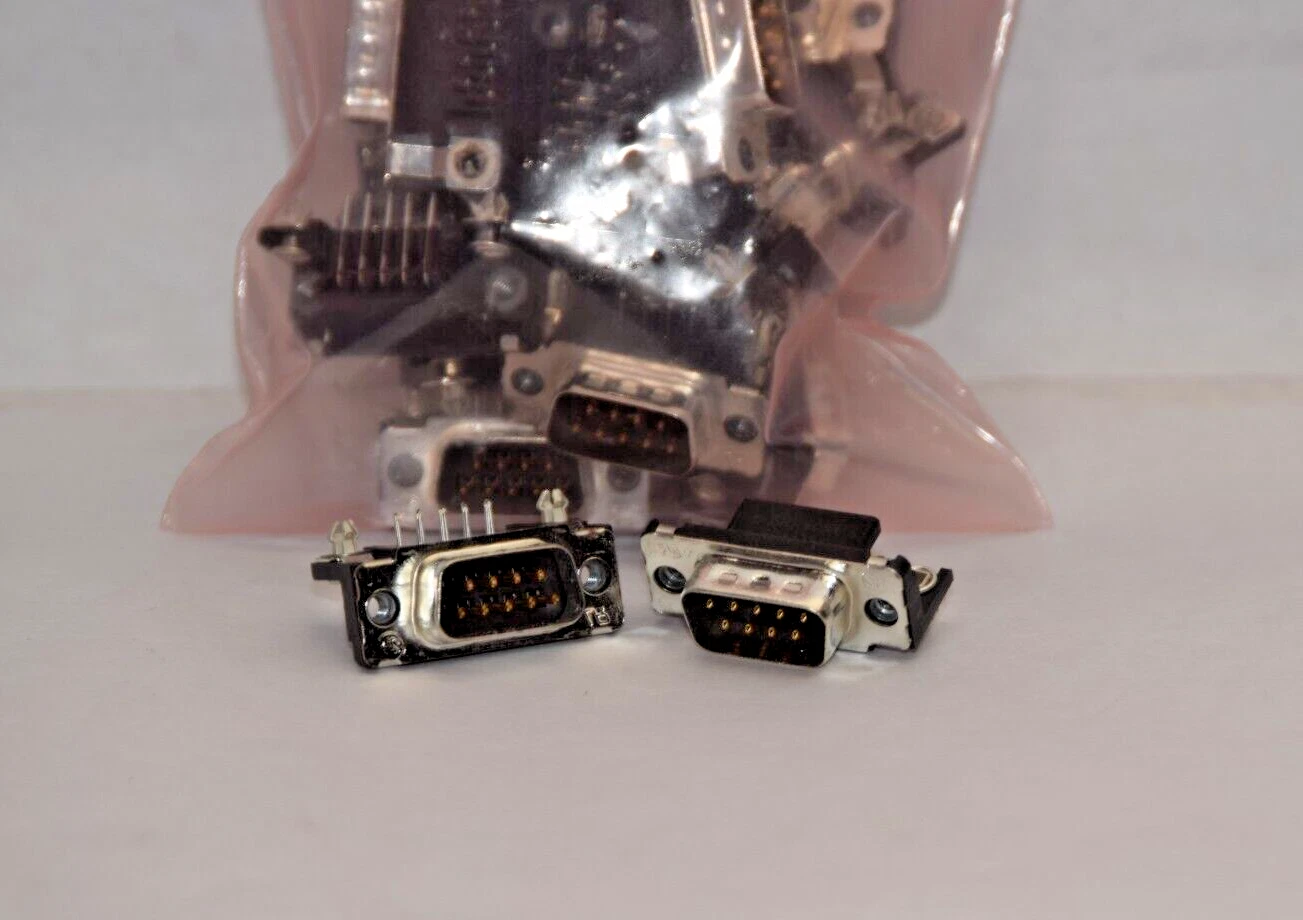 (NEW - Lot of 18) 1252-1994 Connector Conn 9 Pin D-Sub R/A RA W/ Metal Shell T/H