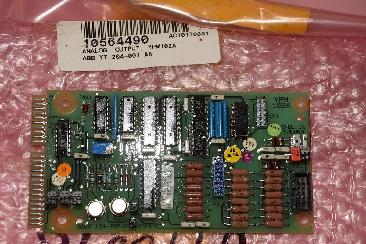 ABB Analog Output YT204001-AA/1  YPM102A, YPM 102A, YT204001-AA (New)