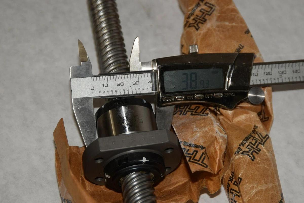 (NEW) THK BLK2020E DAX-8G29 660mm Length 20mm Dia Rolled Ball Screw