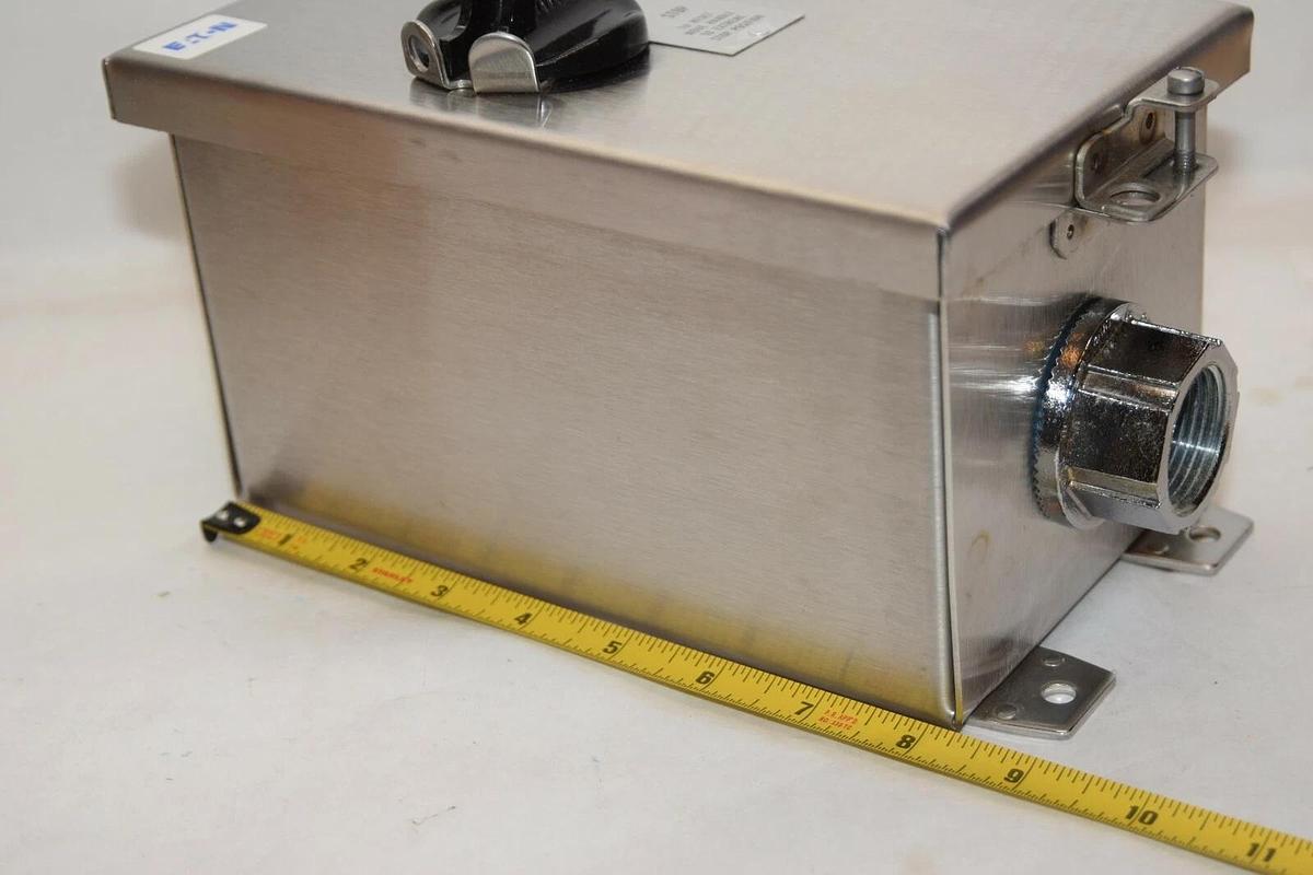 EATON B100W0C 2606D83G01 Size 0 3Ph Nema 4 Stainless Steel SS Manual Starter NEW