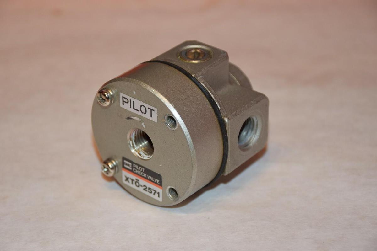 Used SMC XTO-2571 XTO2571 PILOT CHECK VALVE