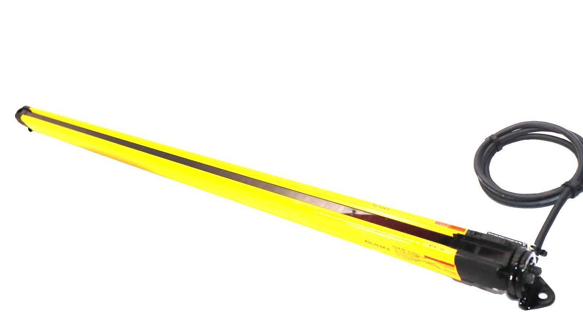 Used Keyence GL-R22L-T , GLR22LT 24V 56mA Light Curtain Transmitter