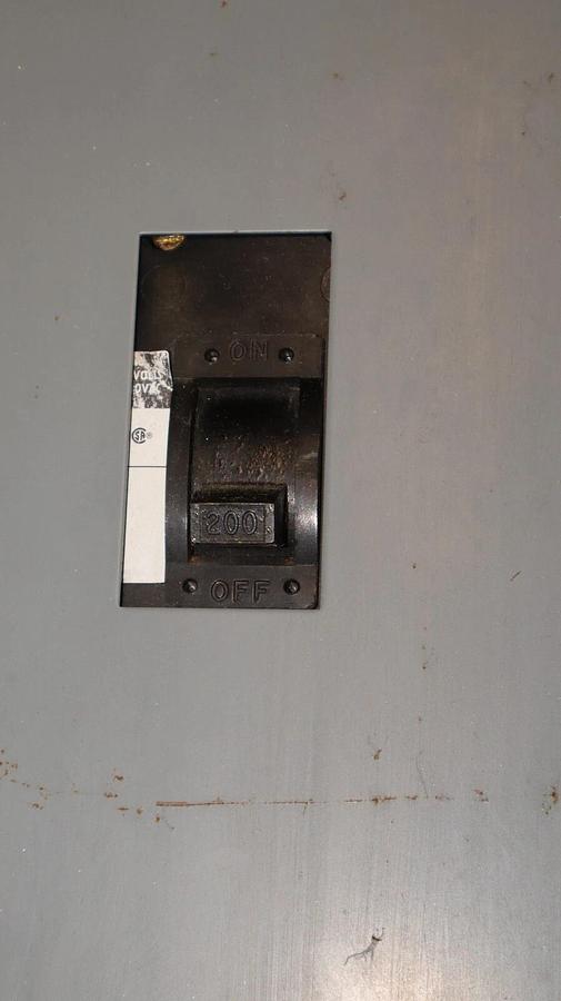 Used Square D Electric Panelboard NQOD442L225CU 225A 200A MAIN 208y/120v 3ph 4w