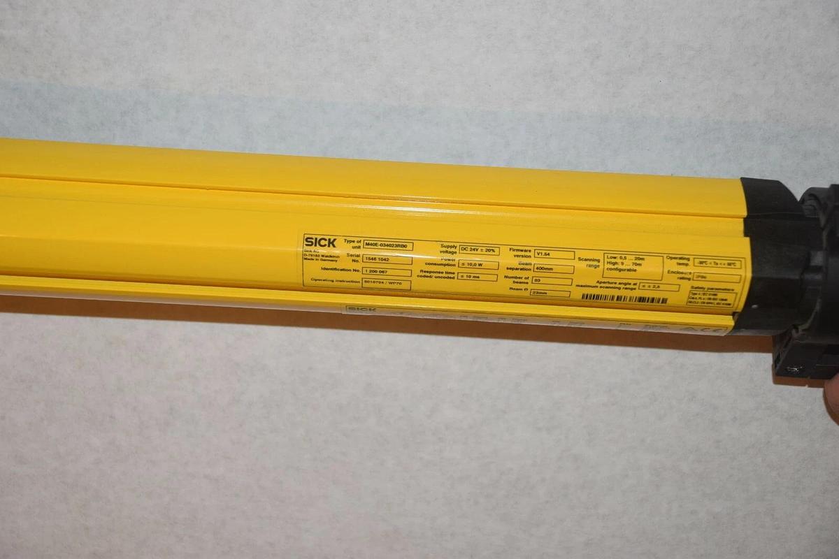 Used SICK M40E-034023RB0 M4000 ADVANCED RECEIVER BEAM SAFETY DEVICE