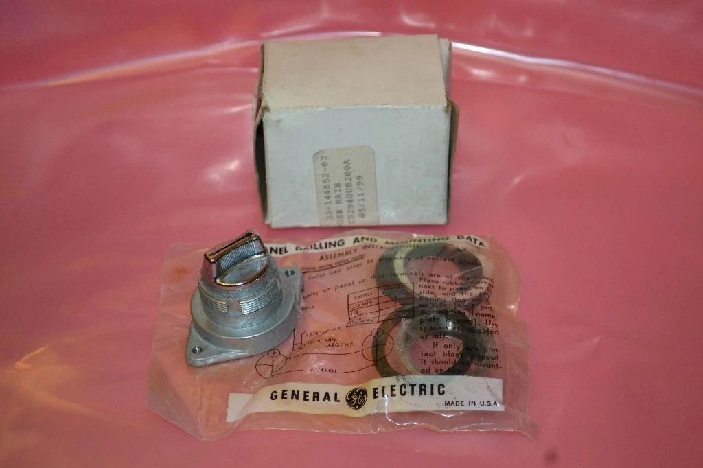 General Electric Push Button CR294OUB200A NEW