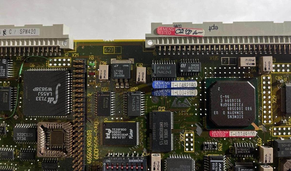 Used Siemens DC Inverter Simovert MC 6SE7023-8TD51-Z *door broken*