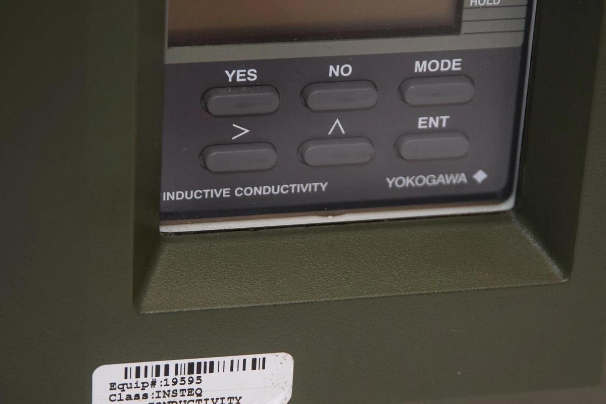 Used YOKOGAWA INSTEQ 19595 Inductive Conductivity Transmitter