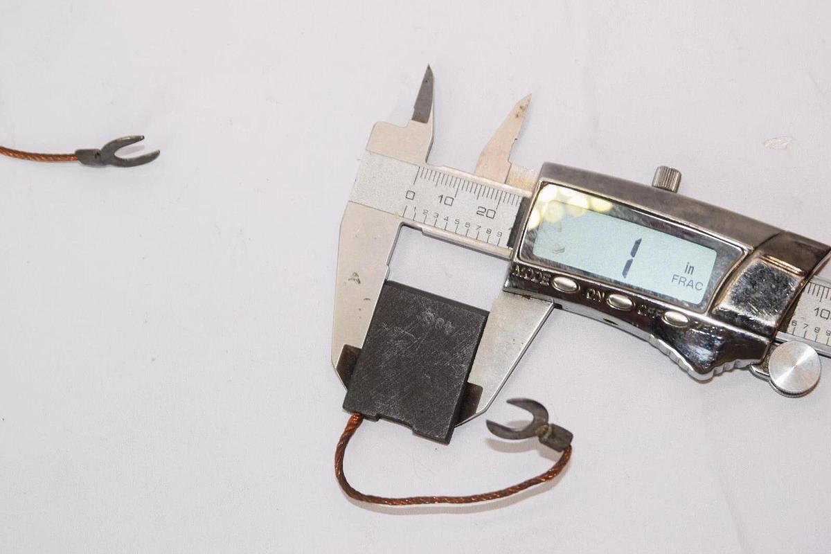 (NEW - Lot of 7) 486 1" x 1/4" Carbon Brush