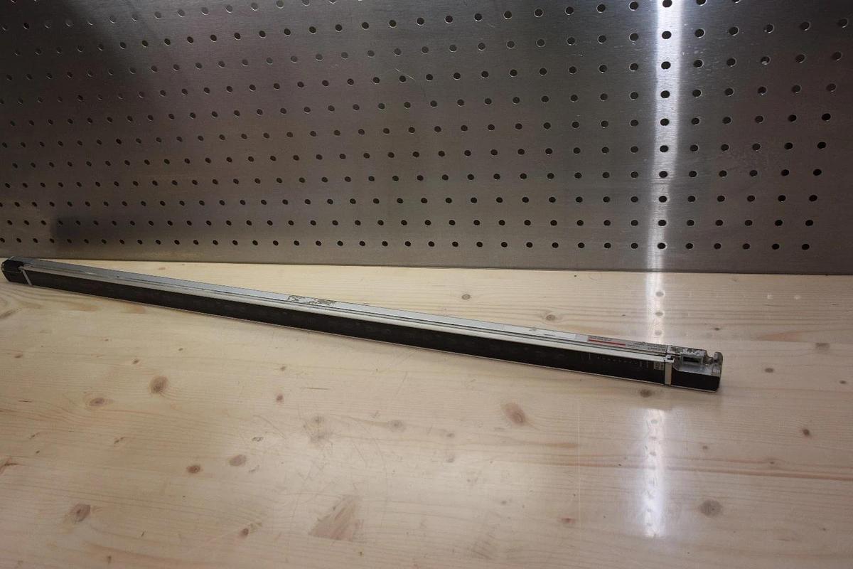 Used KEYENCE SL-C40H-T 24V 81mA 780mm CLASS 2 TRANSMITTER SAFETY LIGHT CURTAIN