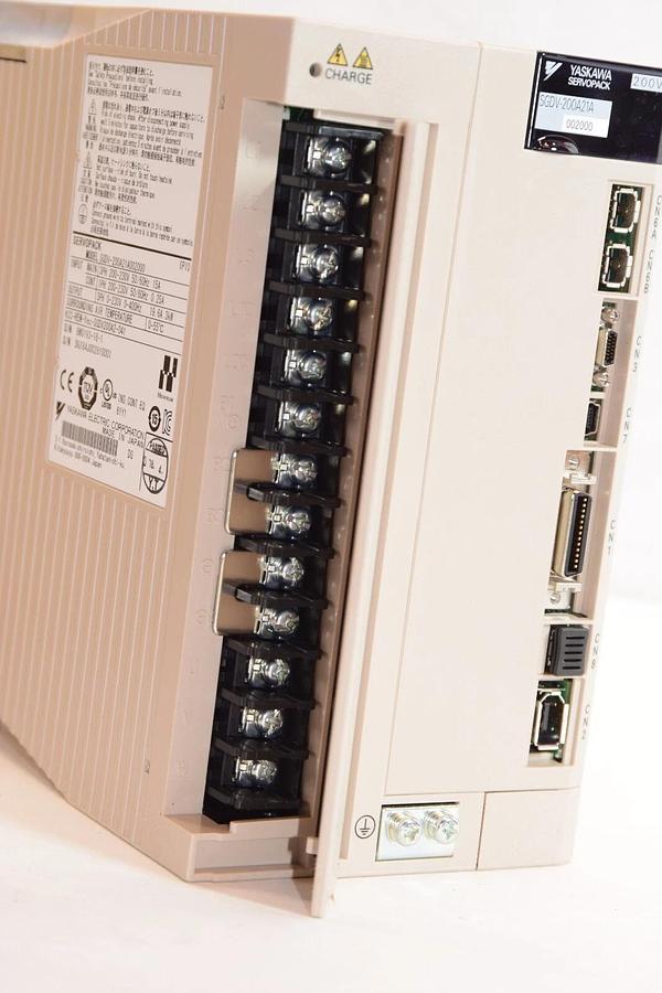 (NEW) YASKAWA SGDV-200A21A 3.0KW 200V Servo Pack Sigma 5 Amplifier Drive