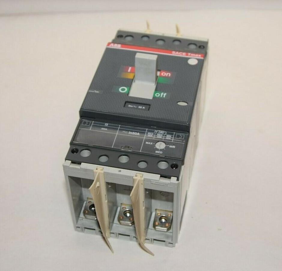Used ABB SACE Tmax T4S 250 T4S250 3 Pole 250 Amp 250A 542137P3 E93565 Circuit Breaker
