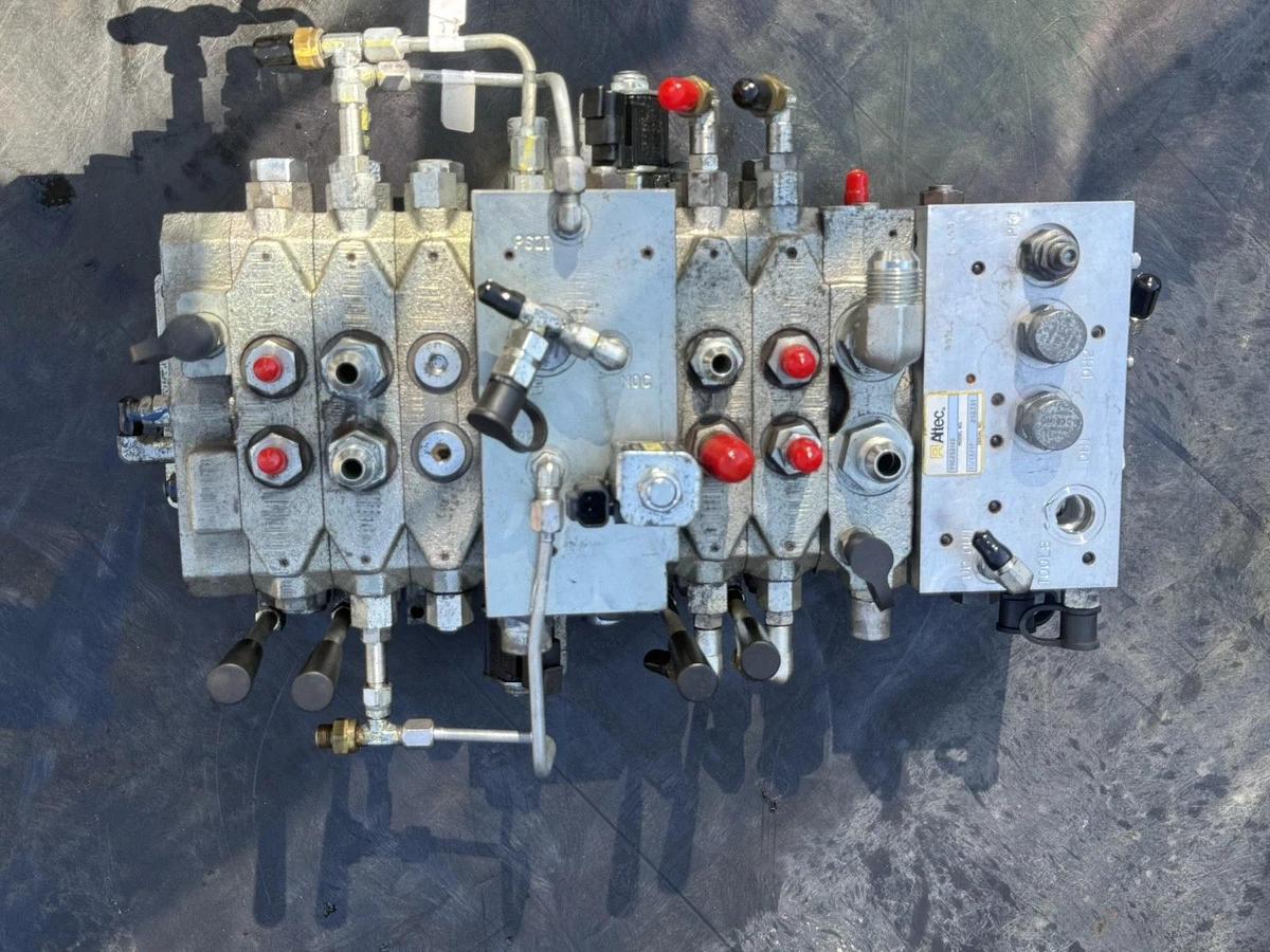 Used Altec 990292145, DB5195.800 Hydraulic Valve Block 7 spool Valve