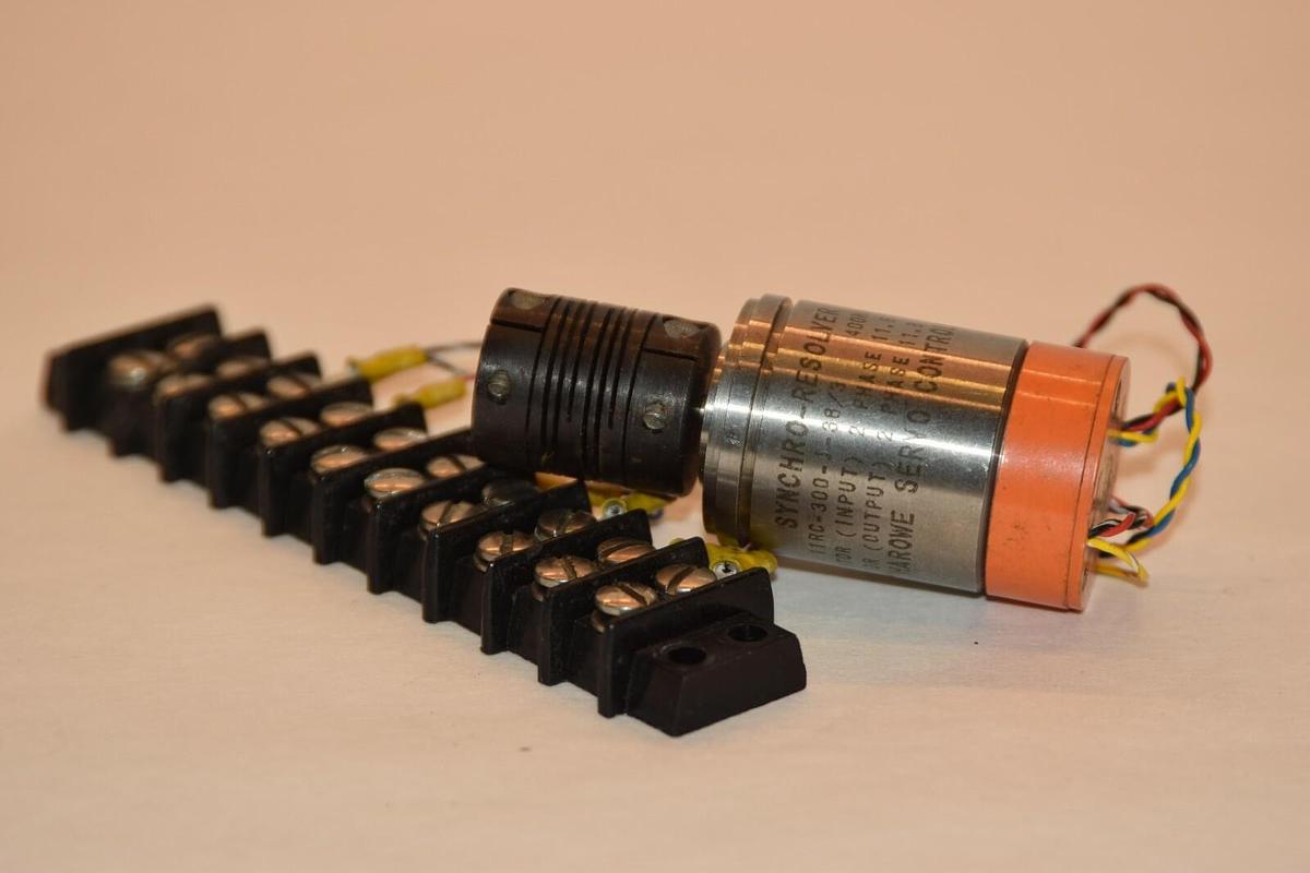 Used HAROWE SERVO 11RC-300-J-38/3 400Hz SYNCHRO RESOLVER