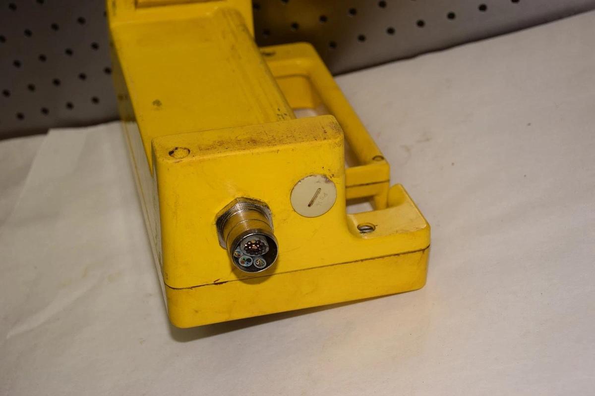 Used ROSE 301813 NAX0XS PENDANT CNC REMOTE Teach Pendant