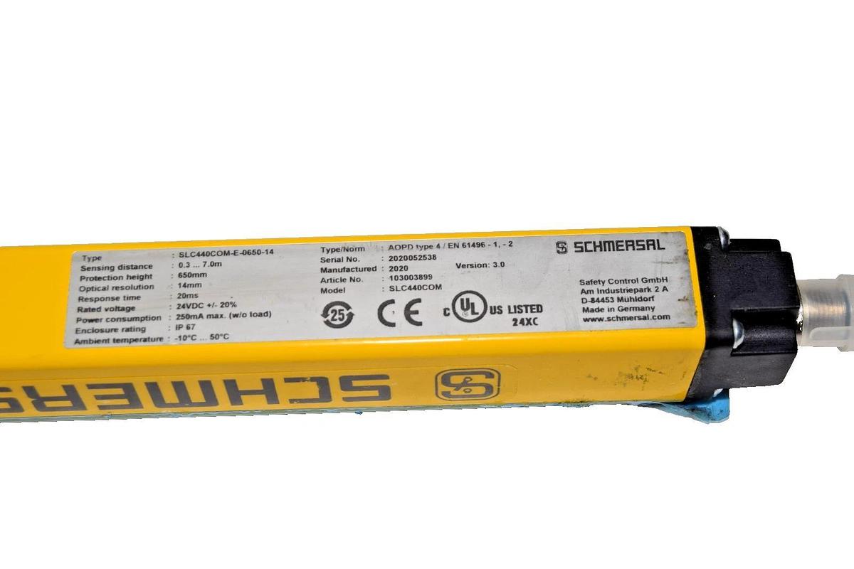 Schmersal Safety Light Curtain SLC440COM-E-0650-14 Emitter (New)