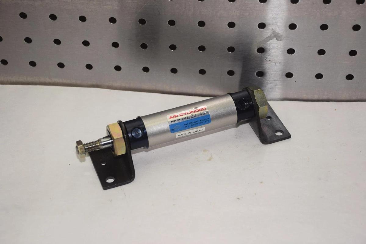 SMC CML20.45 1.5" STROKE 25/64" BORE AIR PNEUMATIC CYLINDER NEW