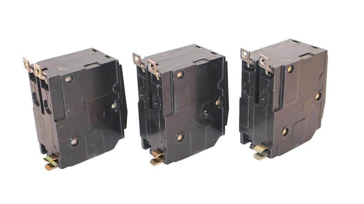 Used Square D Tipo/Q0B 2Pole 20A Amp Circuit Breaker (Lot of 3)