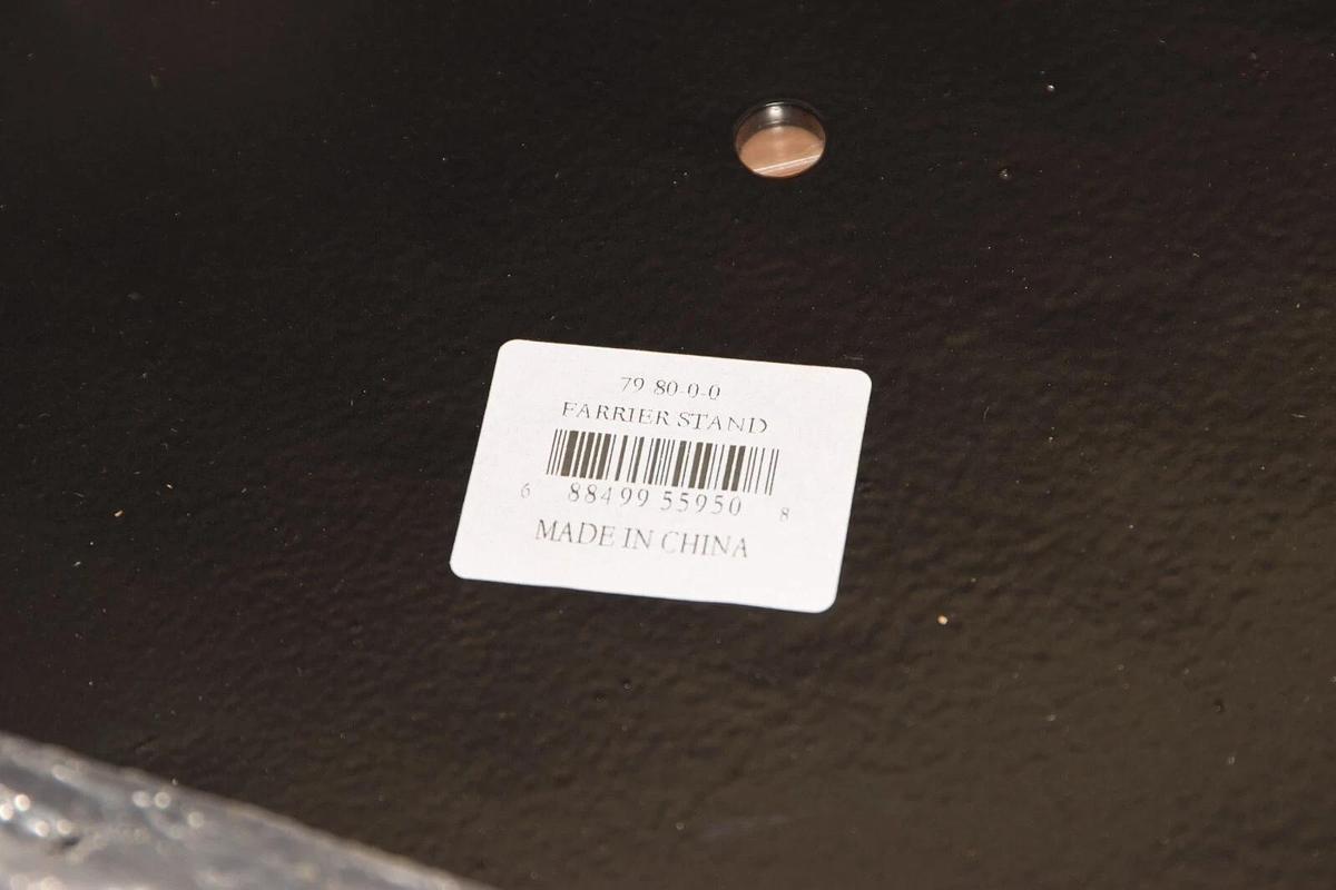 TOUGH 1 79-80-0-0 Adjustable Farrier Stand