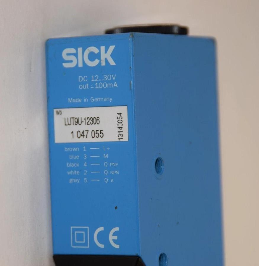 Used SICK Luminescence Sensor LUT9U-12306 12-30Vdc 100mA  LUT9U12306