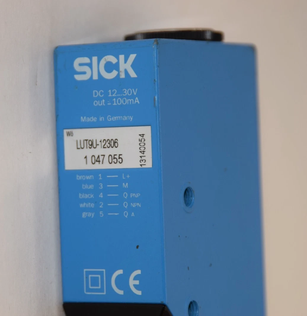 Used SICK Luminescence Sensor LUT9U-12306 12-30Vdc 100mA LUT9U12306