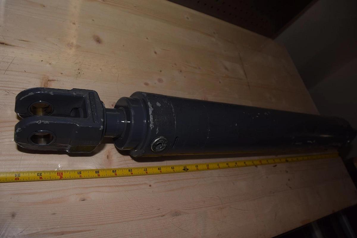 Wirtgen Group Hydraulic Cylinder 198391 G-2163851 23" stroke  34" long 1-1/2" R