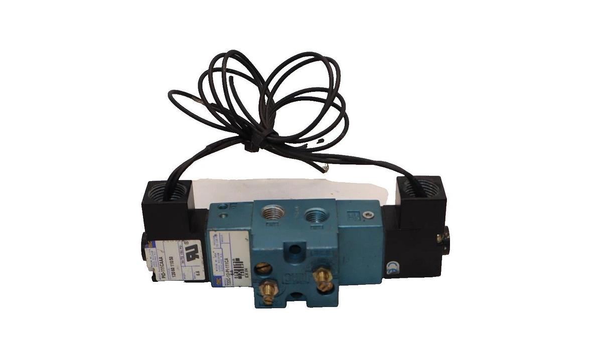 Mac Valves 722C-12-PI-111CA 4-Way Solenoid Valve With PID-111CAAA Valves (New)