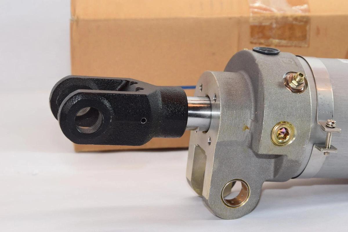 (NEW) SMC CKGA80-50Y-K59L 145psi  Pneumatic Clamp Cylinder