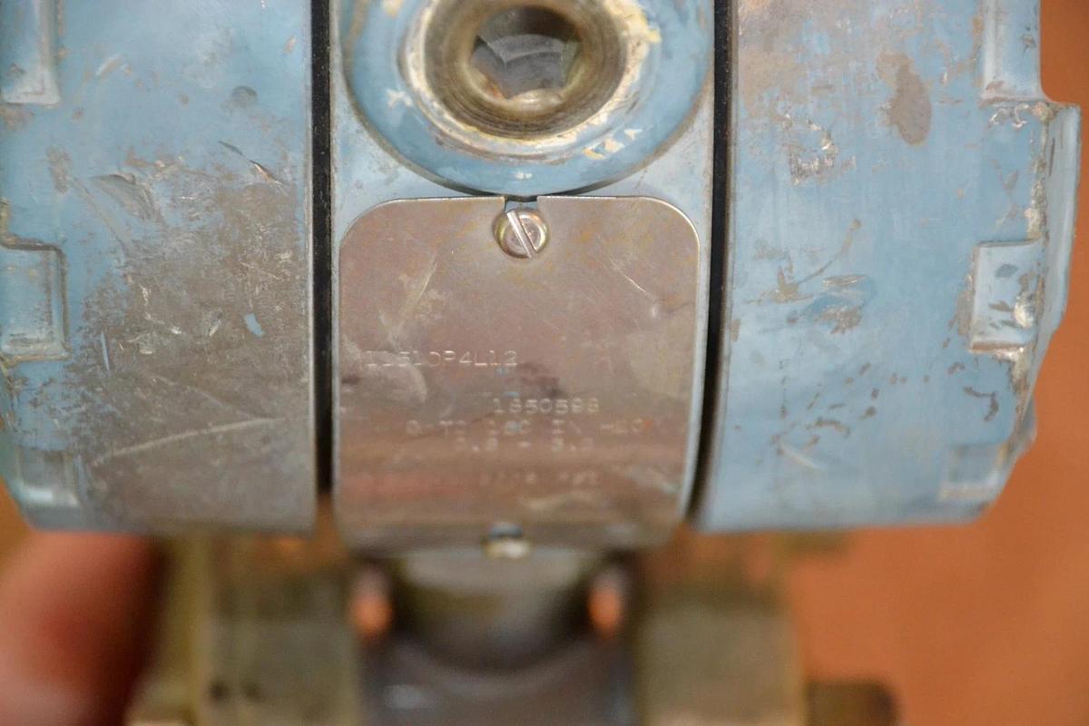 Used ROSEMOUNT TRANSMITTER 1151DP4L12 1151 DP4L12 2000psi 2000 psi