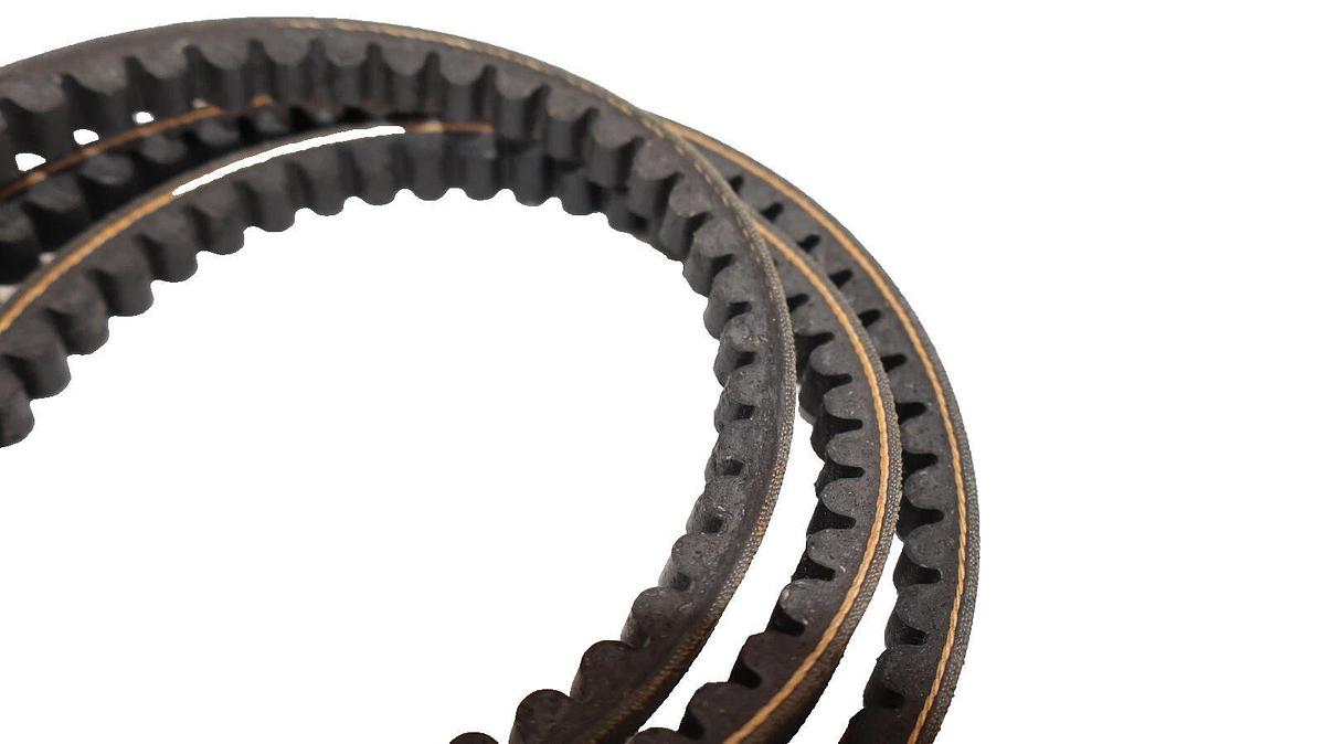 (NEW) DAEWOO / DAYCO D160589 , 43-7962 Cogged V-Belt USA