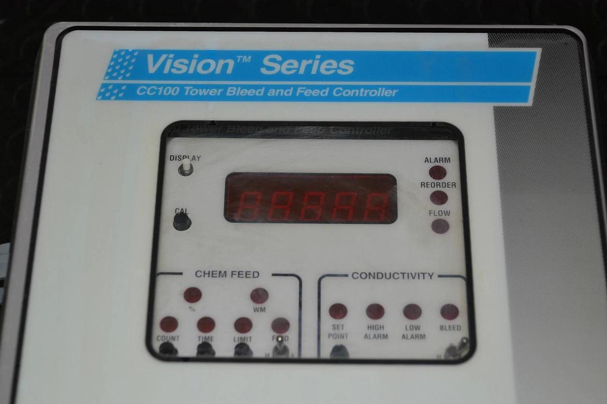 Used VISION SERIES CC100 TOWER BLEED AND FEED CONTROLLER 120 VAC 15 A 15A AMPS