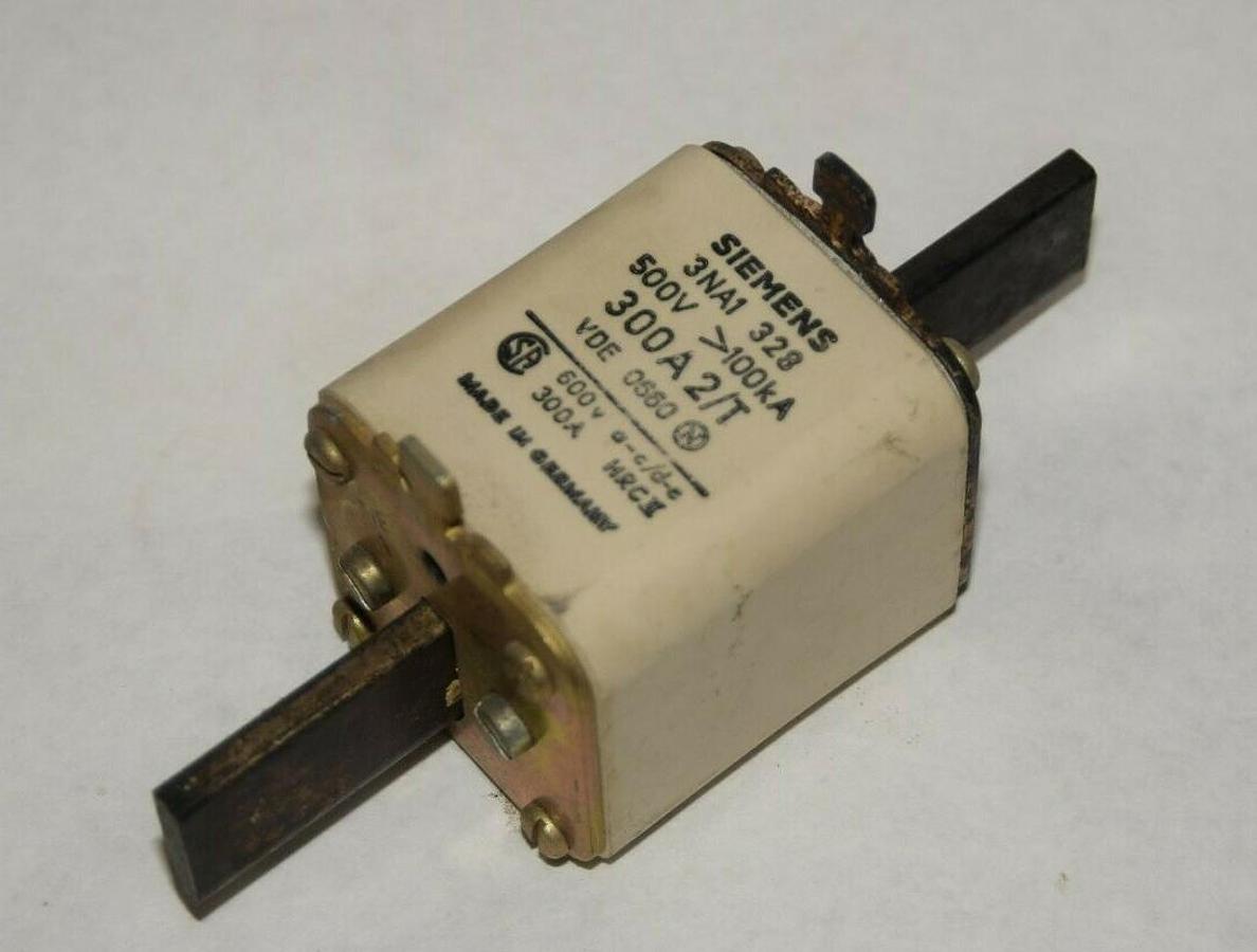 (NEW) SIEMENS 3NA1 328 3NA1328 500V 300A Fuse
