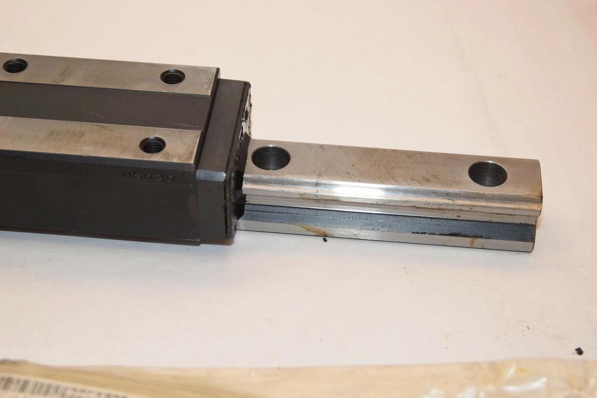 (NEW) THK HSR30LR1SS+520L 520mm Length 30mm Bar Width Linear Guide