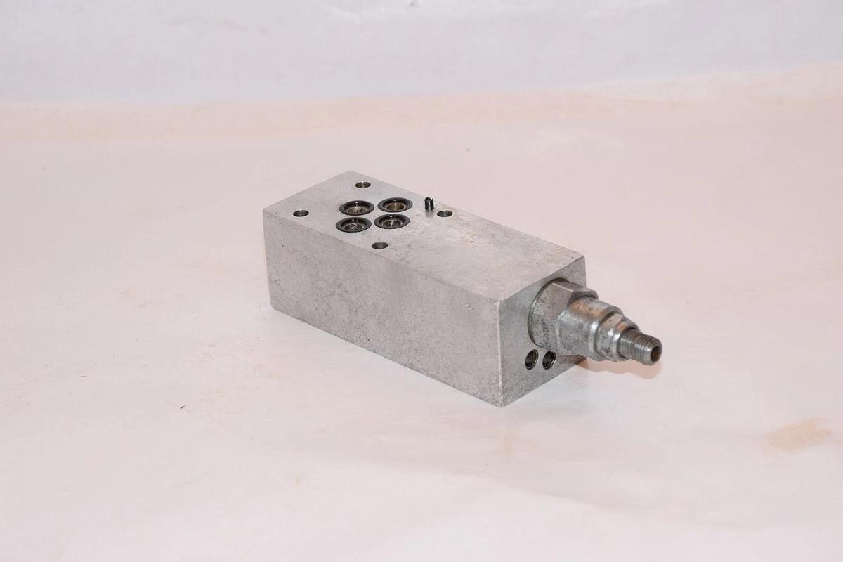 Used CONTINENTAL HYDRAULICS P5S-PDB-300-G-S-B Reducing Valve