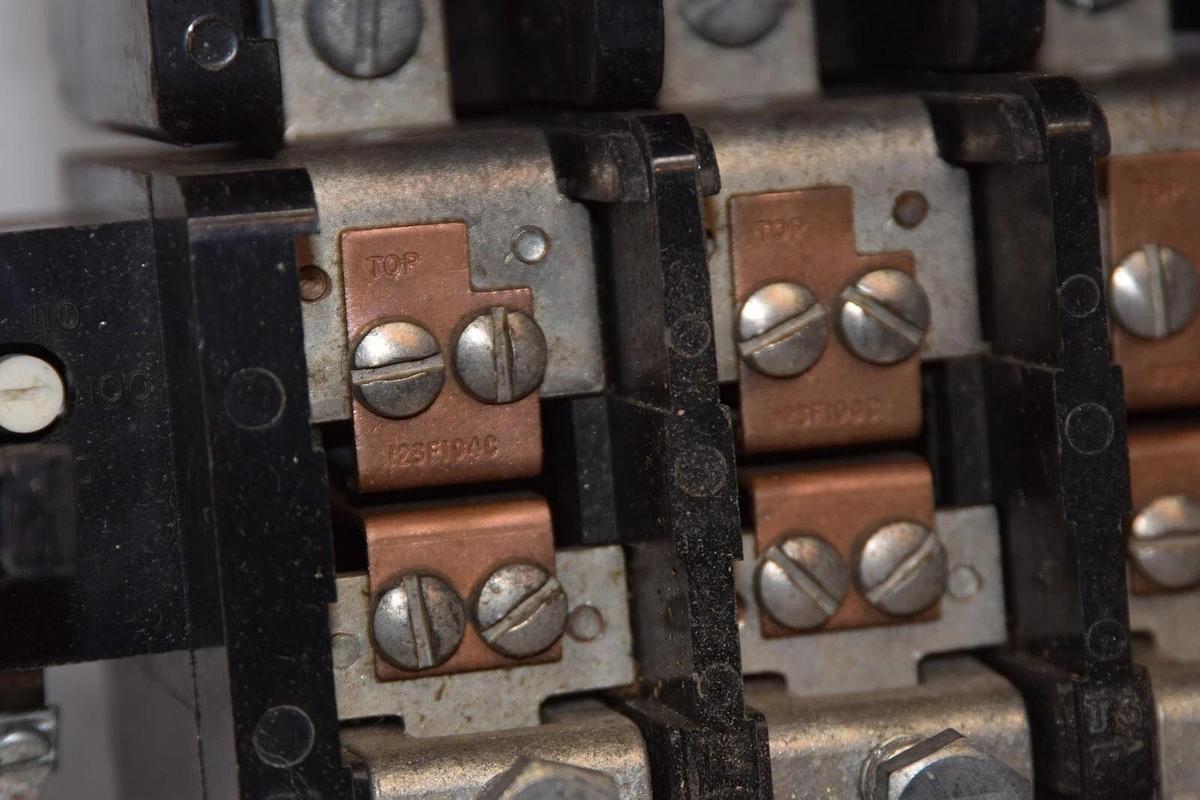 Used GE GENERAL ELECTRIC CR306F0**ABNA Size 4 Starter 55-501463G 002 Coil 120V