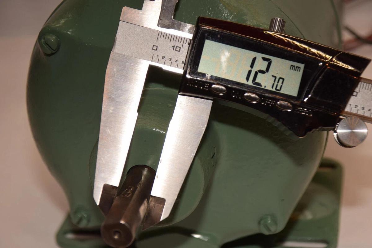 Used GENERAL ELECTRIC 2JA33BB1 110V 60Hz 12.70mm Shaft Electric Motor