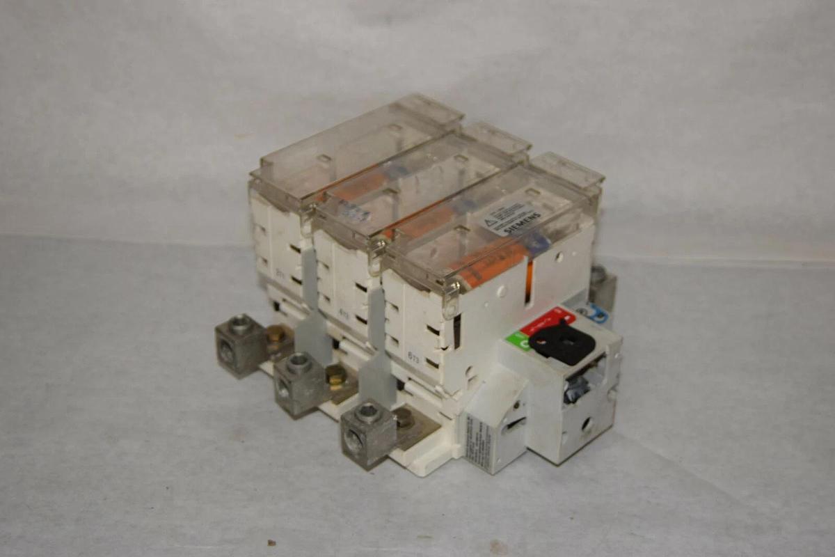 Used SIEMENS CFS364J 200A 50/60Hz 100HP Fusible Disconnect Switch