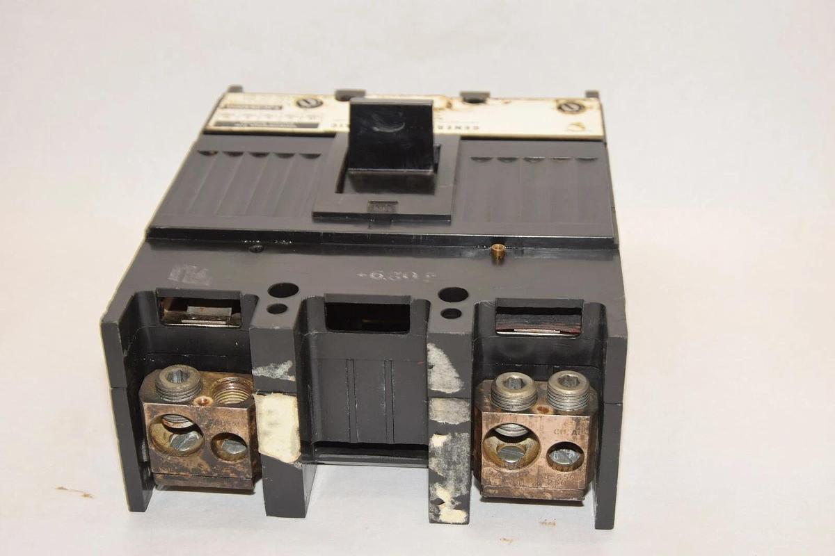 Used GENERAL ELECTRIC TJC26400G 400A 400 Amp 2P 600Vac Circuit Breaker