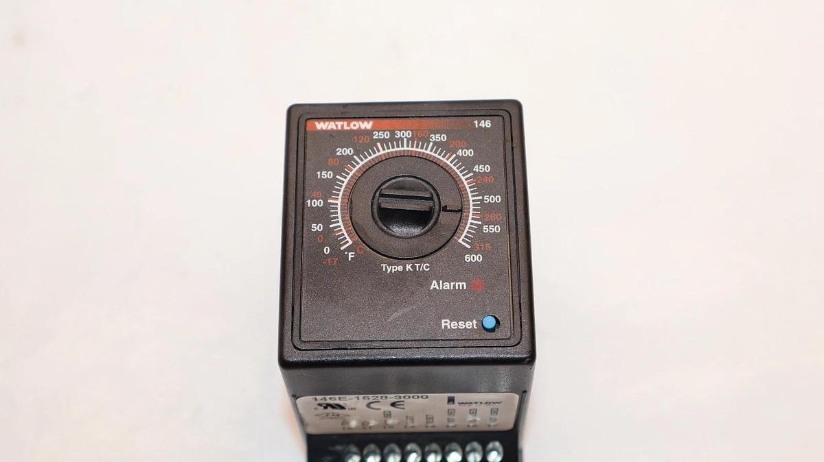 Used Watlow 146E-1628-3000 Temperature Controller