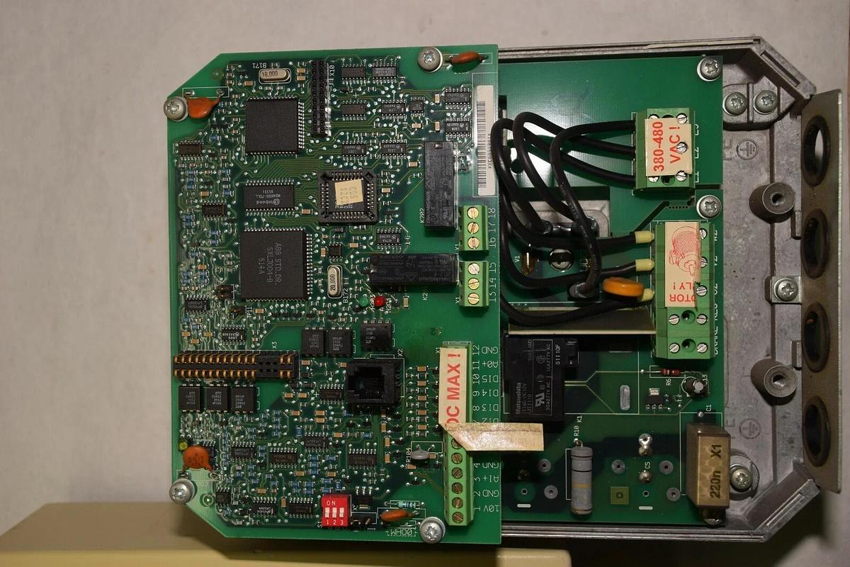 Used ABB ACS300 ACS311-2P7-3 ACS3112P73 380/480V 5A 4.1A INVERTER DRIVE