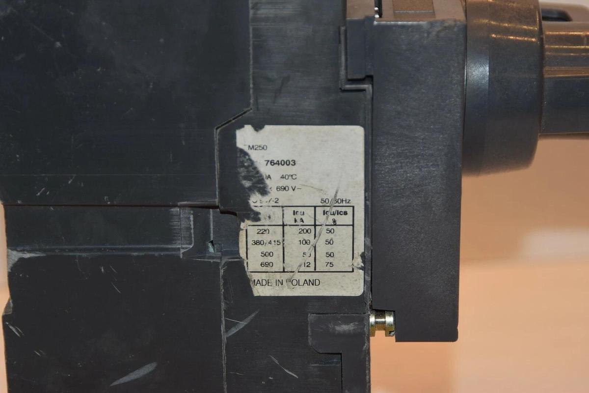 Used General Electric Spectra EM250 Circuit Breaker w Remote Switch EM 250 Amp A 250A