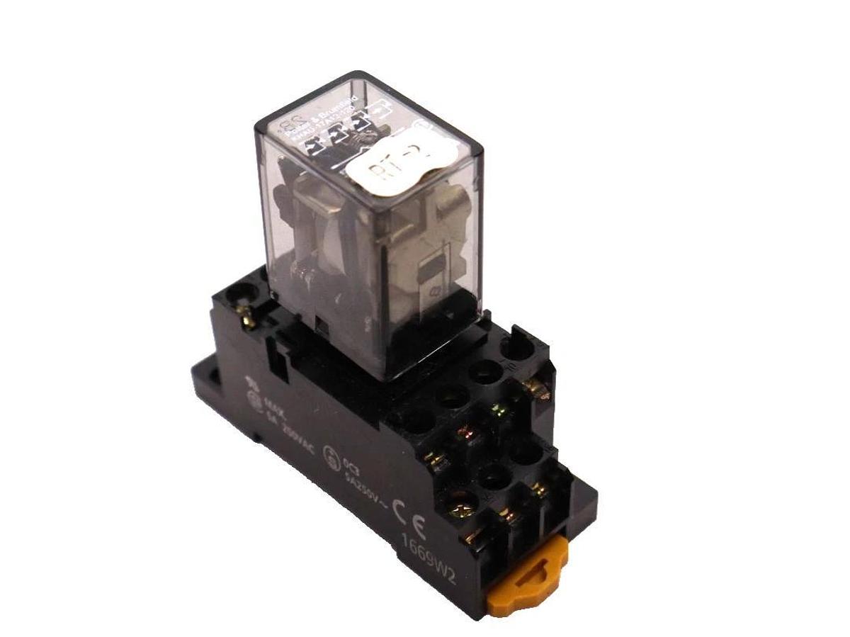 Used POTTER & BRUMFIELD KHAU-17A12-120 , KHAU17A12120 Relay W/ Base 1669W2 5A 250Vac