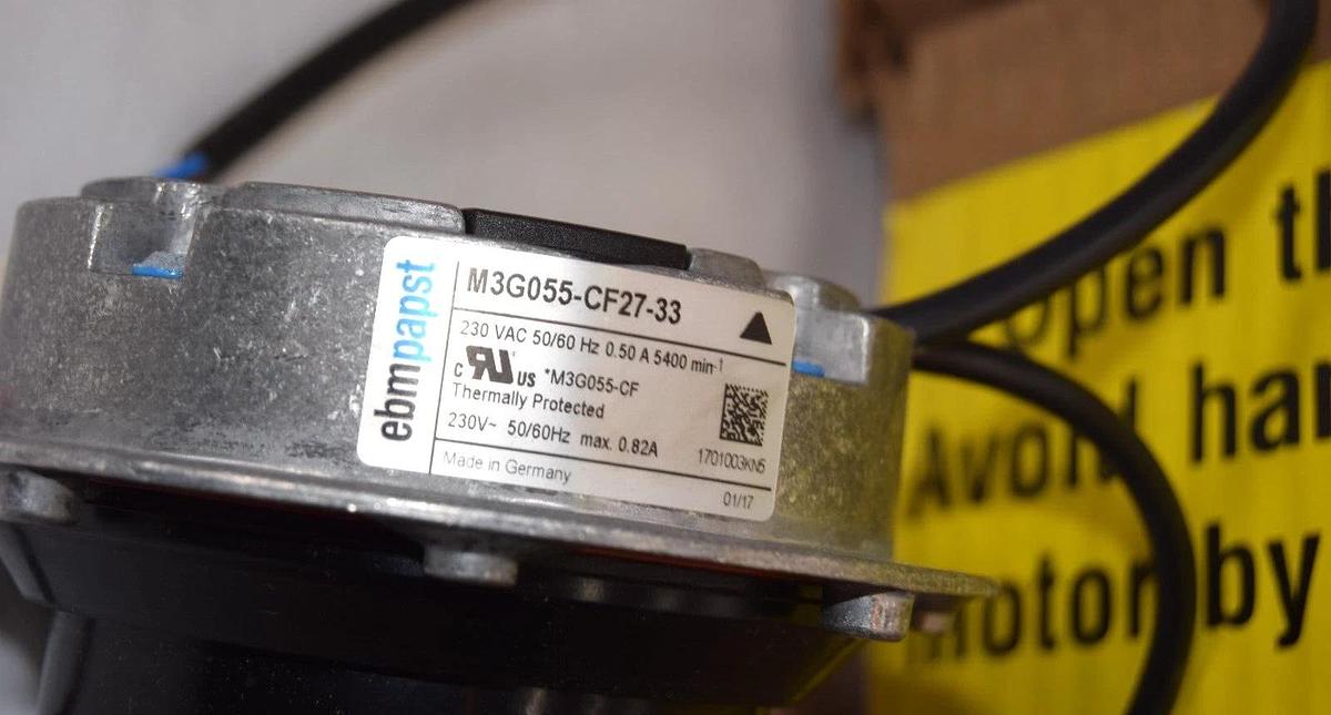 (NEW) EBMPAPST M3G055-CF27-33 , M3G055CF2733 230V 50/60Hz 0.82A Axial Fan